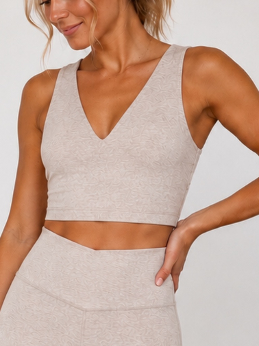 BEYOND YOGA Spacedye Tan Good Day Cropped V-Neck Shelf Bra Tank Size S EUC